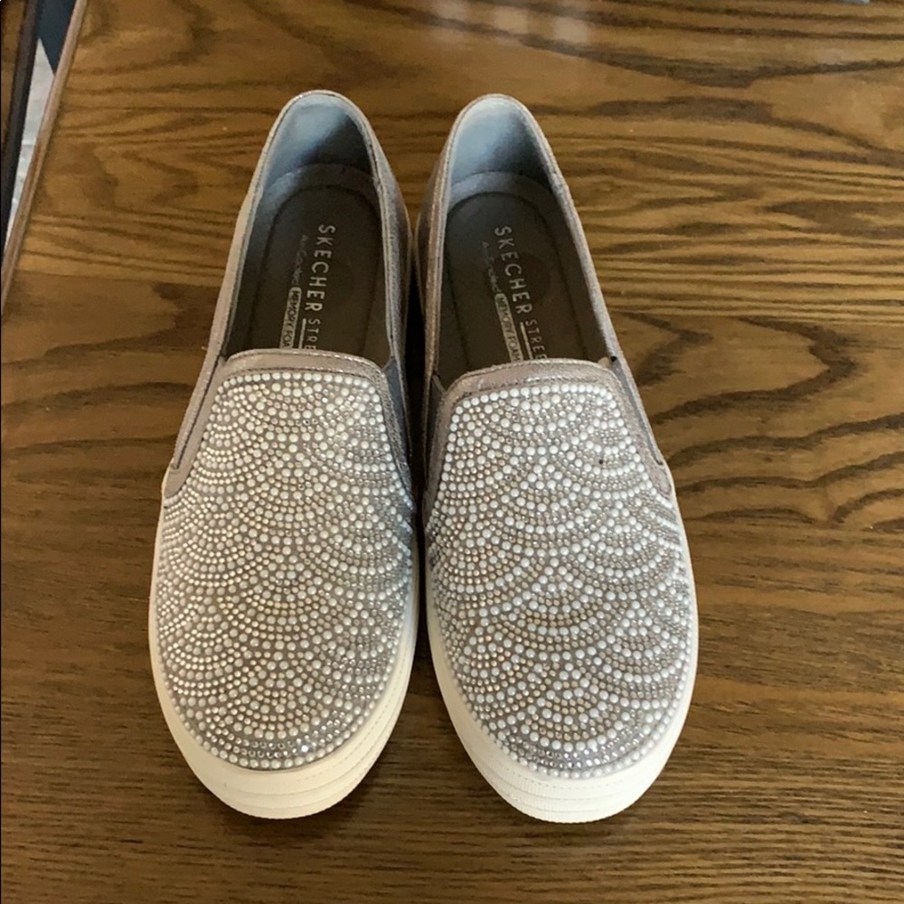 ⚡️FLASH SALE⚡️ Slip on sneakers